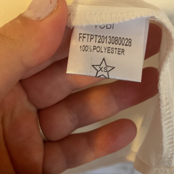 NWT Tobi white mesh cut out sleeveless blouse - Picture 4 of 4